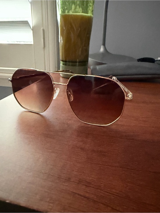 Aire Accessories - Gold Metal Aviator Sunglasses with Brown Gradient Lenses